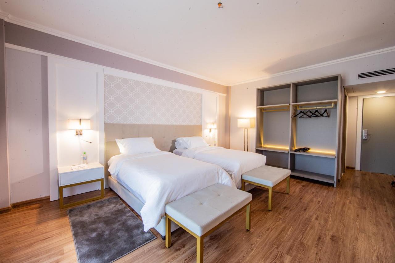 Bisinii Boutique Hotel Ciudad del Este Esterno foto